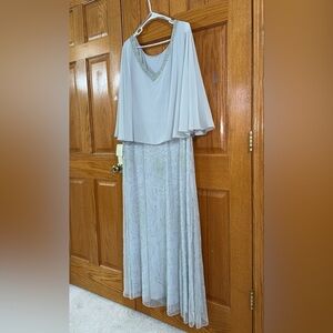 J Kara Women's Plus Size 22W Formal Beaded Dress Light Green & Silver Gown NEW